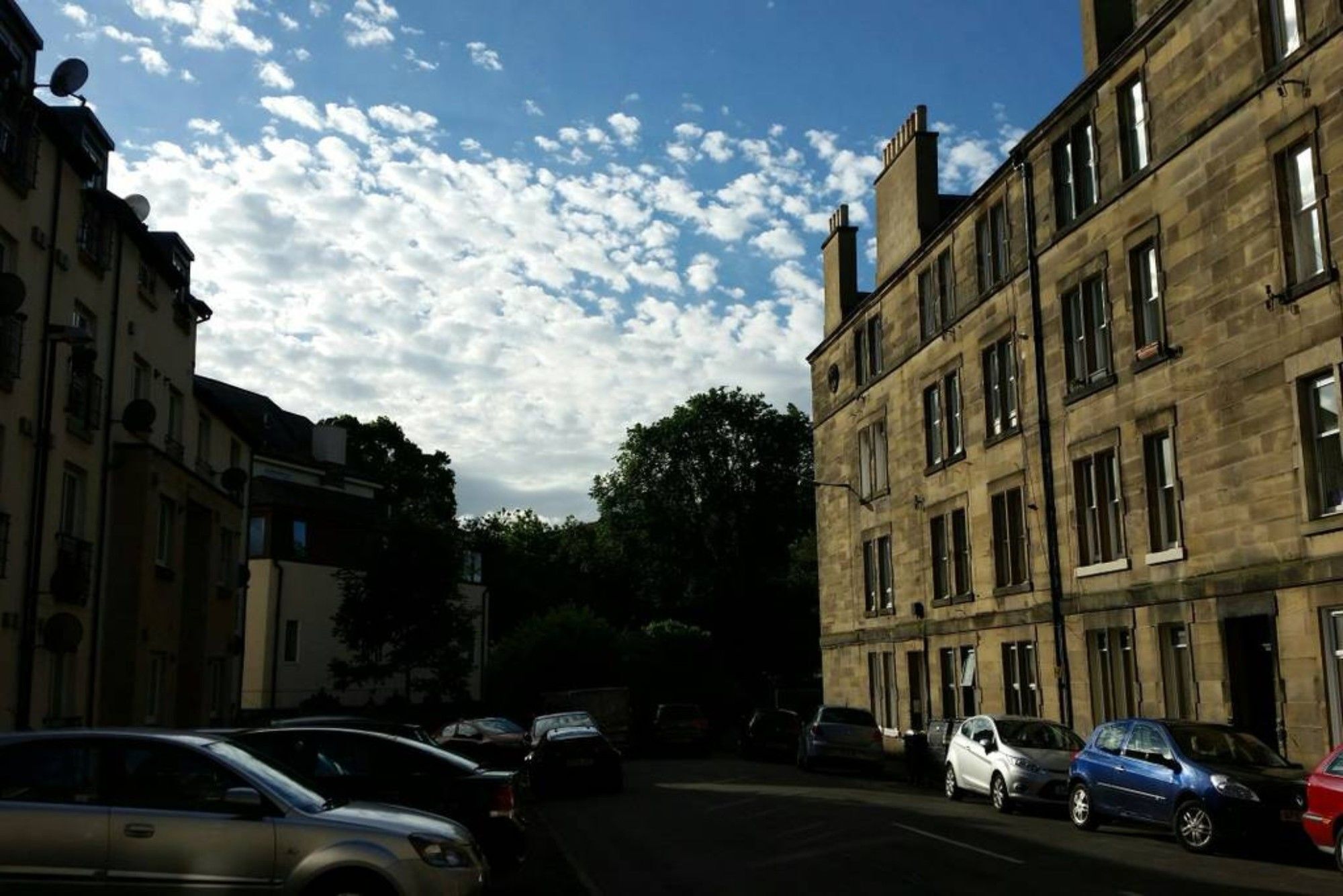 2 Bedroom Flat In Holyrood Park Sleeps 5 Appartement *